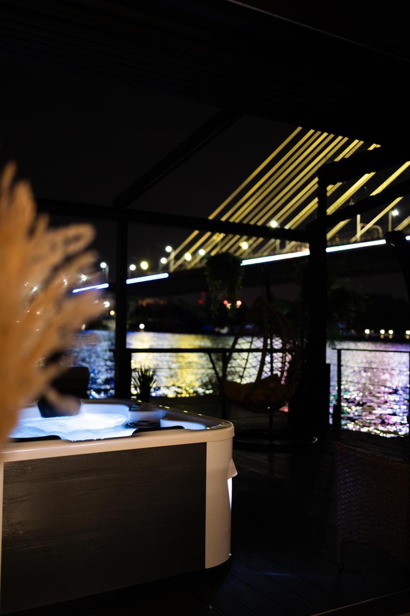 Ada Moment Splav- Kuca Na Reci Beograd- Floating House On Sava River ,Belgrad Exterior foto